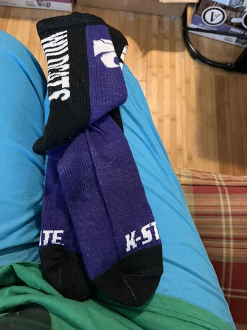 Campus Footnotes Kansas State Wildcats 1 Pair Socks Size 10-13 Cover