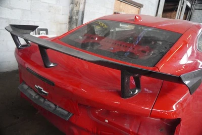 Rear Trunk Lid Carbon Fiber Spoiler Panel 1LE 84568190 Chevrolet Camaro ZL1 - Imagem 1 de 4