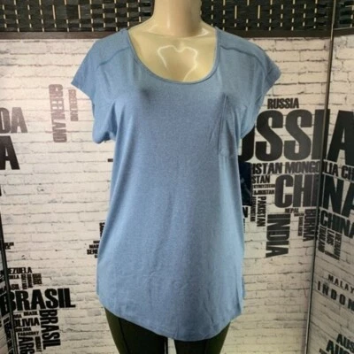 Camiseta negra con logotipo en L de diamante acero azul cuello redondo espalda abierta manga corta bolsillo Foto 1 de 4