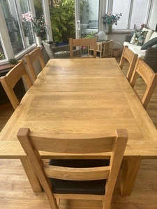 Extendable Oak Table With 6 Oak Chairs - Picture 1 of 16