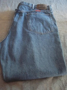 VINTAGE PAIR OF WRANGLER BLUE JEANS (SIZE 40 X 30) - Picture 1 of 6