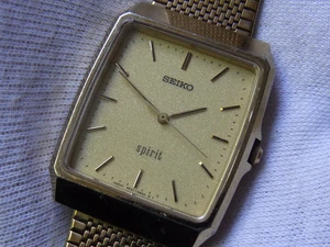JUNK! SEIKO SPIRIT ANTIMAGNETIC 60g 5E31-5A60 10 BAR WATER RESIST MENS JUNK! - Picture 1 of 12