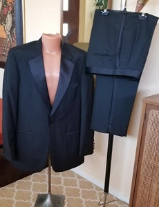 Classic Men's Black Tuxedo: Jacket is 40L; Pants 32 Waist 33-35 Inseam - Picture 1 of 9