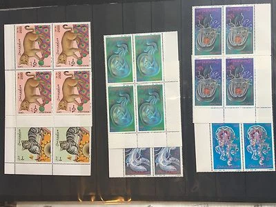 Topical nh stamps in blk/4 from Somalia - cats - sealife - frogs - 2 scans - Image 1 of 2