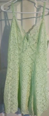 Delicado Vestido de Noche Verde Pastel Cuello en V Satén/Correas Ajustables Nylon/Encaje Talla Grande Foto 1 de 4