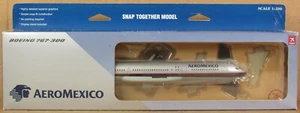 Daron/Hogan Wings AeroMexico Boeing 767-300 1:200 NOS - Picture 1 of 4