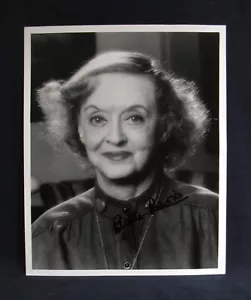 BETTE DAVIS ~ Fotografía autografiada 8x10 de esta leyenda de Hollywood - Imagen 1 de 2