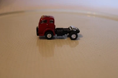 Escala HO sin marca, cabina de semirremolque, rojo y negro, construido Foto 1 de 4