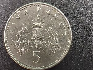 1990 Uk 5 Pence Coin Queen Elizabeth Ii Great Britain England