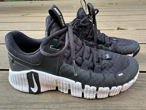 Nike Womens Metcon 5 Shoes Runners Sneakers Gym Training in US6 Black and White - Picture 1 of 6