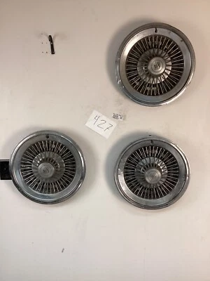 Cubierta de rueda de radios de cable de 15" Buick Electra Riviera 1973-77 de colección Foto 1 de 4