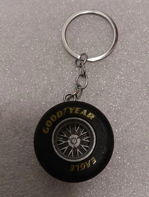Llavero Good Year Eagle con forma de neumático Foto 1 de 4