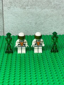 4 LEGO Mars Mission Astronaut & Alien  Minifigures - Picture 1 of 1