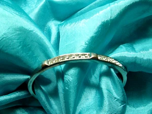 Very Pretty Vince Camuto Bracelet Stones On Two Sides  Twelve total  4" Around - Picture 1 of 10