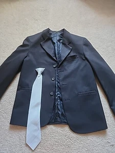 Boys Black Navy Suit Jacket Blazer With Clip On Tie Size 10 - Picture 1 of 7
