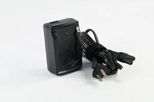 Chargeur original Nikon MH-18a pour D70 D80 D90 D100 D200 D300 D300s D700 #G857 - Photo 1 sur 7