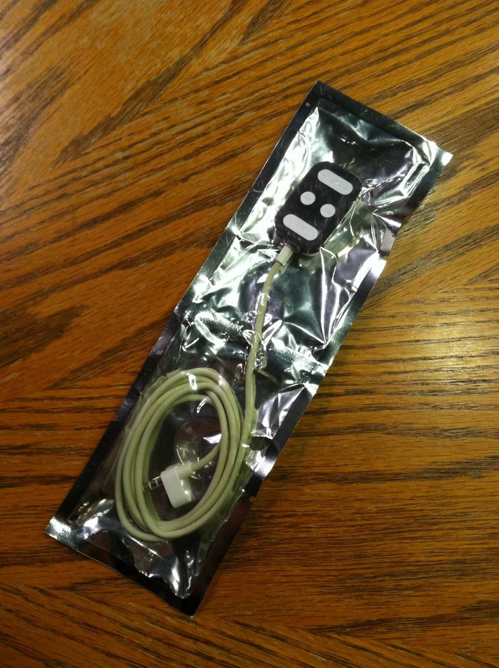 Apple iPod A1018 Wired Remote _ BRAND NEW SEALED _ 603-2454 _ 3rd & 4th Gen+Mini - Image 1 of 4