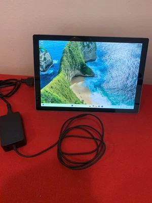 Tablet Microsoft Surface Pro 5, i5, 8GB RAM, 256GB, 12.3 Zoll - Bild 1 von 4