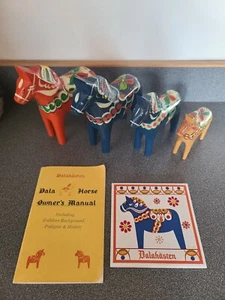 Lot of 4 Vintage Swedish Dala Horses Nils Olsson Akta & Berggren Tile Trivet - Picture 1 of 14