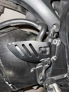 x2 GENUINE SUZUKI GSXR 600 750 2006 - 2010 HEAL PROTECTOR GUARDS K6 K7 K8 K9 L0 - Picture 1 of 2
