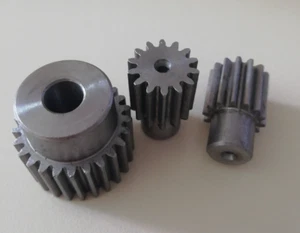 Zahnräder Modul 1 Zähne 12 bis 25 Zahnrad Stirnrad Stahl C45, mit Bund ohne Nut - Bild 1 von 2