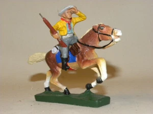 FIGURINE EN COMPOSITION DURSO CAVALIER COWBOY QUI OBSERVE ELASTOLIN CHIALU NB GJ - Photo 1/16