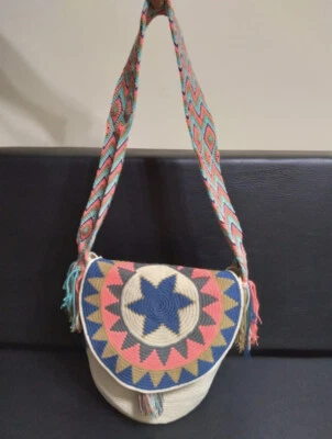 Bolso Bandolera AZUL SALMÓN ROSA Boho Wayuu Hecho a Mano Mochila Hobo STARBURST Multi Foto 1 de 4