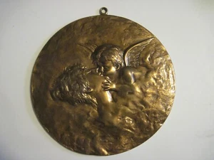 Glauber Art Nouveau 1915 bronze/Brass Plaque Cupid Cherub Kiss Venus Woman - Picture 1 of 5