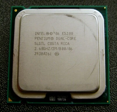 INTEL Dual Core E5300 LGA775 CPU Wolfdale 2.6GHz SLGTL - Image 1 of 2