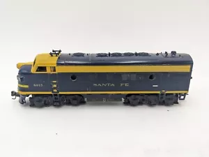 Mantova/TYCO Santa Fe F9 A Locomotiva Diesel 4015 HO Non Testata - Foto 1 di 6