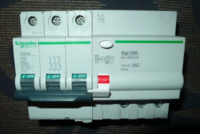 DISJONCTEUR DIFFERENTIEL TRIPHASE 63A 300mA COURBE C SCHNEIDER ELC 63AMPERE 15KA - Photo 1/4