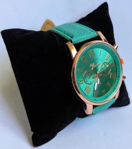 Stylish Decorative Watch - Picture 1 of 4