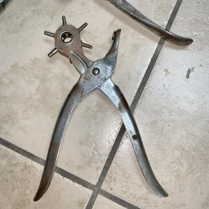 Vintage Sargent & Co rotierendes 6-Loch Leder Locher Antrieb Werkzeug gebraucht. - Bild 1 von 1