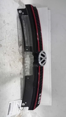 Parrilla superior usada se adapta a: Volkswagen Golf GTI 2014 grado superior A Foto 1 de 4