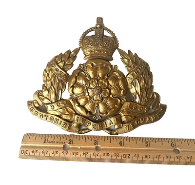 非常罕见 DERBYSHIRE IMPERIAL YEOMANRY HELMET PLATE 英国 Regiment 1900 - 1901 — 第 1/4 张图片