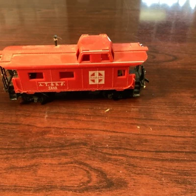 TYCO A.T. & S.F. Santa Fe 7240 Caboose HO Scale - Image 1 of 4