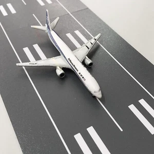 1:200 Diorama Airport Runway Model Airstrip Flight Scene Model Display Toy - Picture 1 of 17