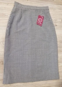 John Hall Schoolwear Girls Pencil Skirt Size L24, W24 - Picture 1 of 7