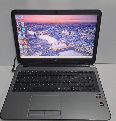 Notebook HP 15-g212nl  AMD A8-6410 RAM 8 SDD 240 Windows 10 Batteria esaurita - Immagine 1 di 4