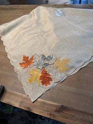 "Mantel bordado otoño 60"" x 72"" - aplique de hojas y corte verde naranja tostado" Foto 1 de 3