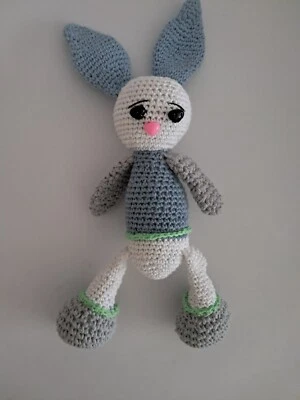 Amigurumi Kuscheltier, Hase, Gehäkelt, Handarbeit - Bild 1 von 2