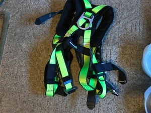 Safeware Pro Safety Harness FS185 L/ XL 130-310 lb., unused - Picture 1 of 4