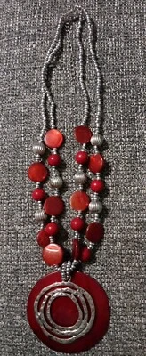 Collar Colgante Concha Roja Teñida Tono Plateado Semilla Cuentas Playa Costal Boho 15"-18" Foto 1 de 4