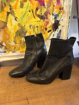 Jil Sander apron toe ankle boots with horseshoe heel, EU 39/US 8.5 Italy - Image 1 of 4