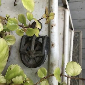 NICE ANTIQUE SMALL CAST IRON PULLEY! USE IT OR DISPLAY IT OR BOTH! 