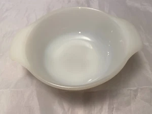 Anchor Hocking Fire King White Glass Vintage Small Two Handled Baking Dish #472 - Picture 1 of 9