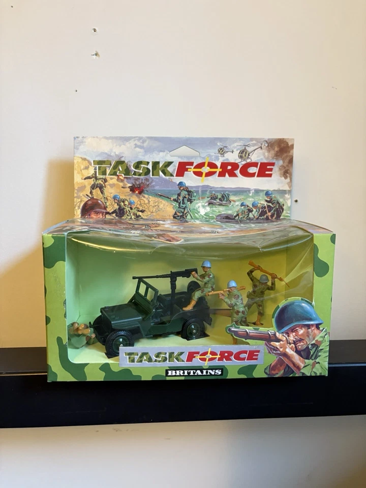 Britains Task Force Camouflaged Jeep Gun Crew Action Figures 7610 1/32 Scale - Image 1 of 4