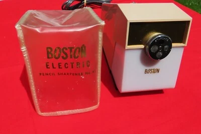 Sacapuntas Eléctrico Vintage Boston Peach Modelo 41 4 Agujeros con Cubierta Probado Foto 1 de 4