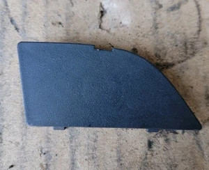 VAUXHALL ZAFIRA B MK2 PASAJERO/LADO IZQUIERDO DELANTERO/TRASERO MANIJA TORNILLO CUBIERTA... - Imagen 1 de 3