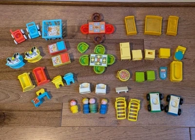 Lote de 45+ piezas de figuras y muebles Little People vintage para bebé doble Foto 1 de 4